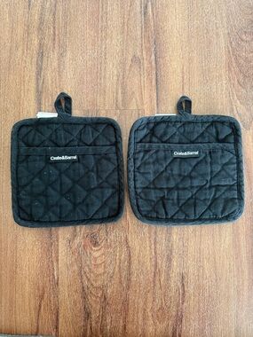 Crate&Barrel Black Quilted Pot Holders Duo